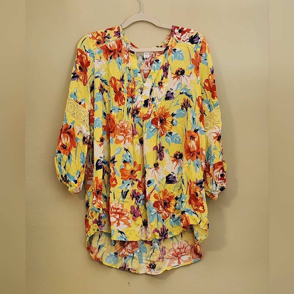 intro. Yellow Floral Boho Blouse with Lace Trim